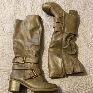 Gray heeled boots size 5 ½